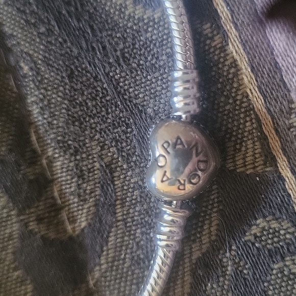 Pandora  Heart Pave Bracelet Box Sealed Small Wrist Free Gift - Picture 4 of 5